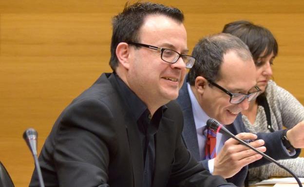 Marc Pallarés durante una comisión de Les Corts.