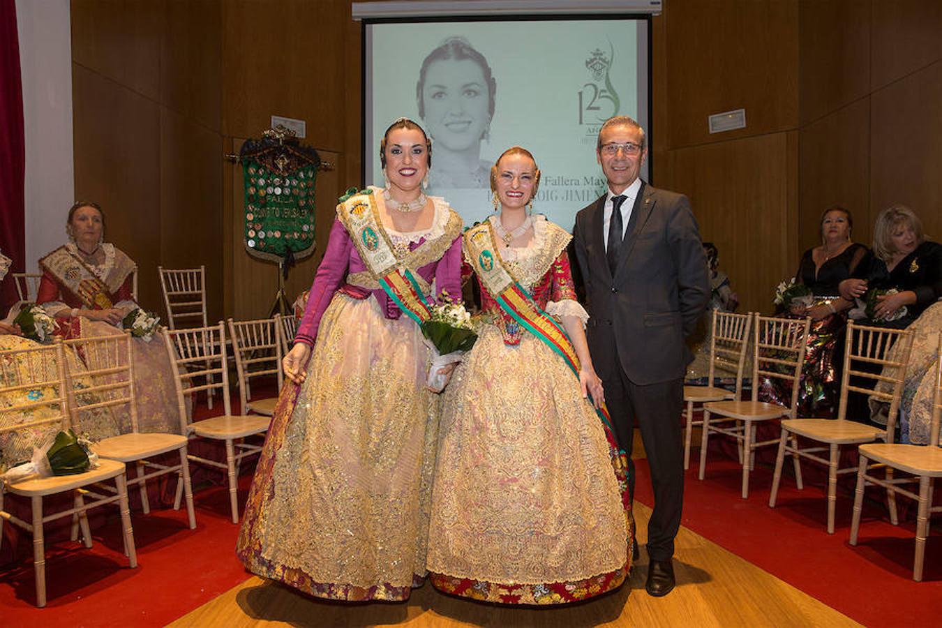 Convento Jerusalén-Matemático Marzal ha celebrado su 125 aniversario con una gala a través de la cual se ha hecho un repaso de la historia de la comisión. Al acto han acudido artistas falleros, falleras mayores e infantiles, así como miembros de la veterana comisión fallera.