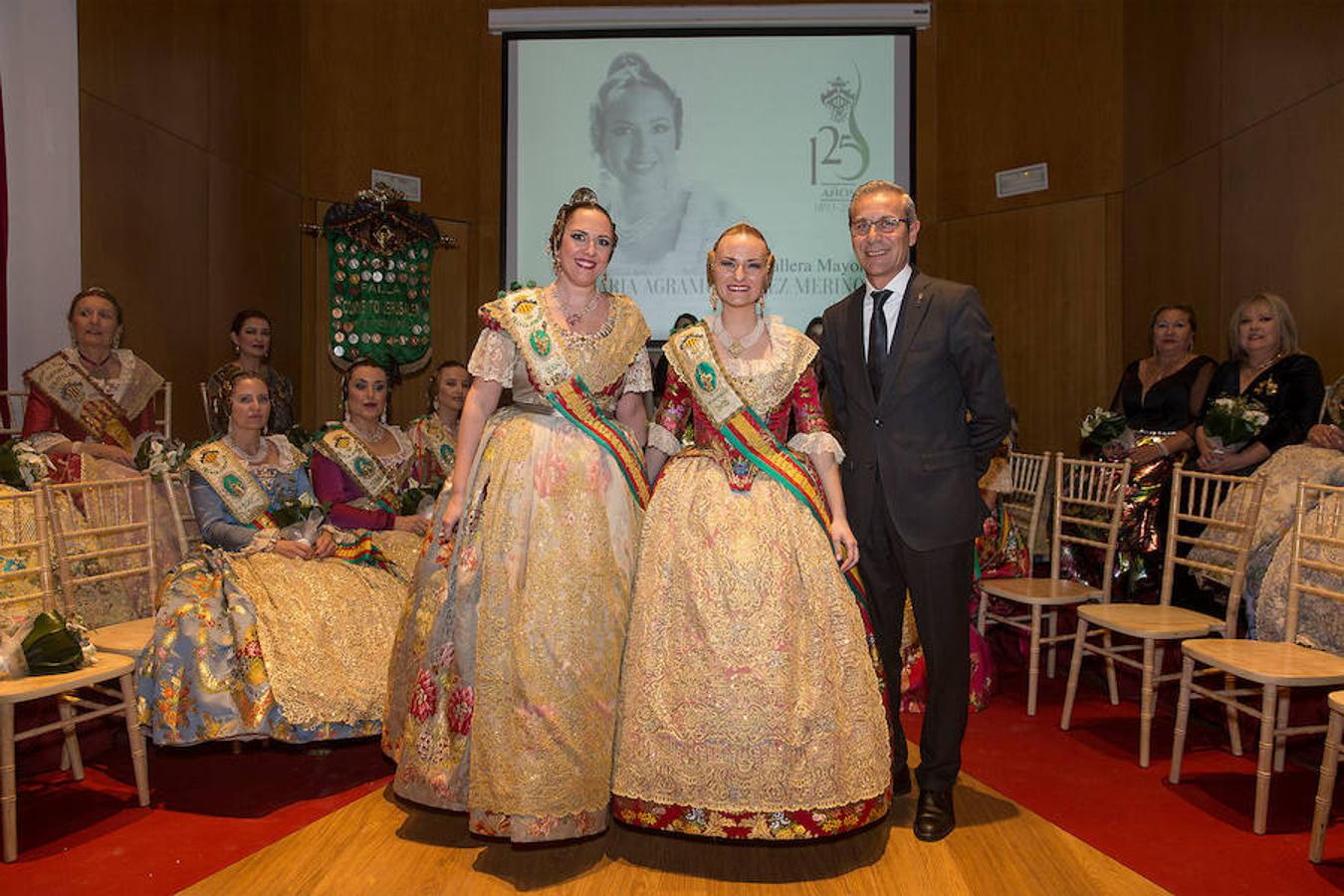 Convento Jerusalén-Matemático Marzal ha celebrado su 125 aniversario con una gala a través de la cual se ha hecho un repaso de la historia de la comisión. Al acto han acudido artistas falleros, falleras mayores e infantiles, así como miembros de la veterana comisión fallera.