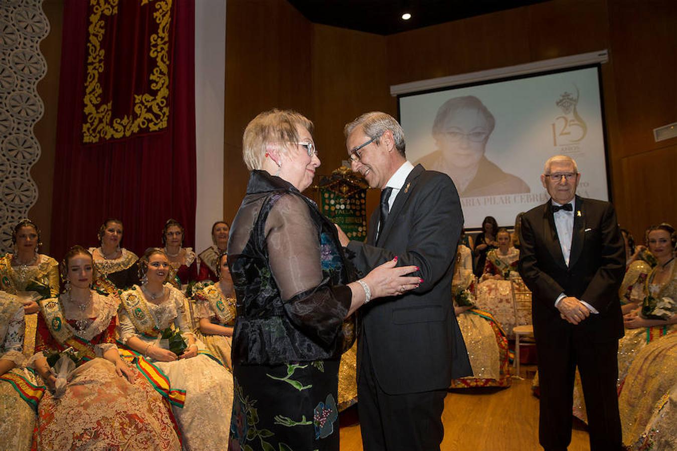 Convento Jerusalén-Matemático Marzal ha celebrado su 125 aniversario con una gala a través de la cual se ha hecho un repaso de la historia de la comisión. Al acto han acudido artistas falleros, falleras mayores e infantiles, así como miembros de la veterana comisión fallera.