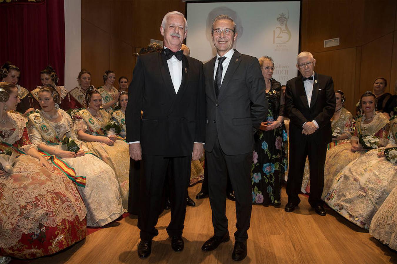 Convento Jerusalén-Matemático Marzal ha celebrado su 125 aniversario con una gala a través de la cual se ha hecho un repaso de la historia de la comisión. Al acto han acudido artistas falleros, falleras mayores e infantiles, así como miembros de la veterana comisión fallera.