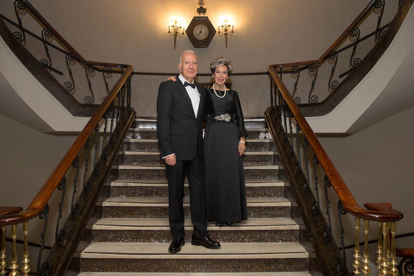 Convento Jerusalén-Matemático Marzal ha celebrado su 125 aniversario con una gala a través de la cual se ha hecho un repaso de la historia de la comisión. Al acto han acudido artistas falleros, falleras mayores e infantiles, así como miembros de la veterana comisión fallera.