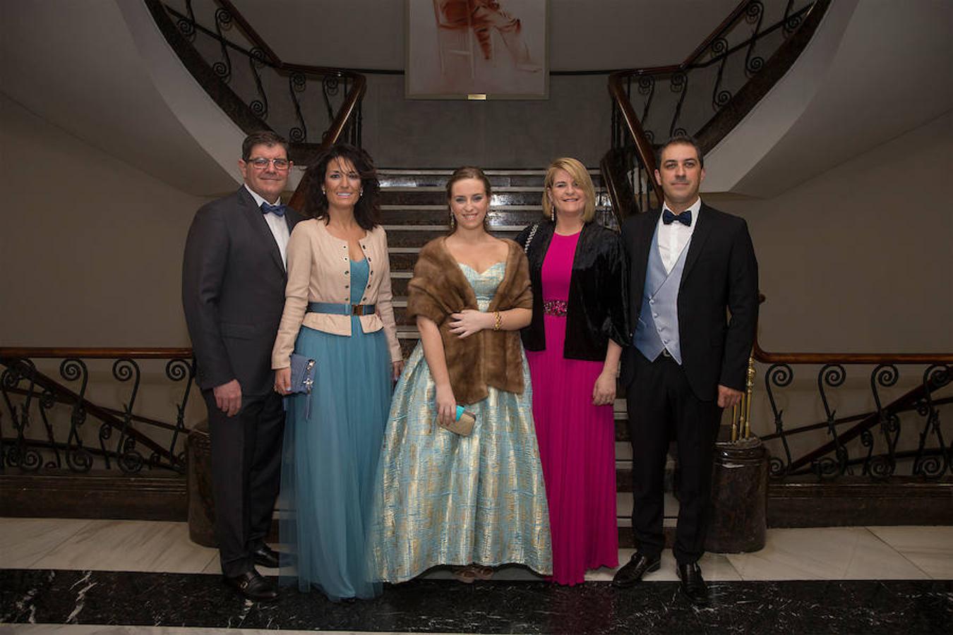 Convento Jerusalén-Matemático Marzal ha celebrado su 125 aniversario con una gala a través de la cual se ha hecho un repaso de la historia de la comisión. Al acto han acudido artistas falleros, falleras mayores e infantiles, así como miembros de la veterana comisión fallera.