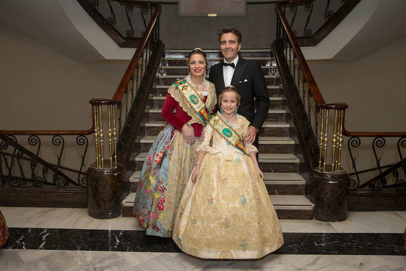 Convento Jerusalén-Matemático Marzal ha celebrado su 125 aniversario con una gala a través de la cual se ha hecho un repaso de la historia de la comisión. Al acto han acudido artistas falleros, falleras mayores e infantiles, así como miembros de la veterana comisión fallera.