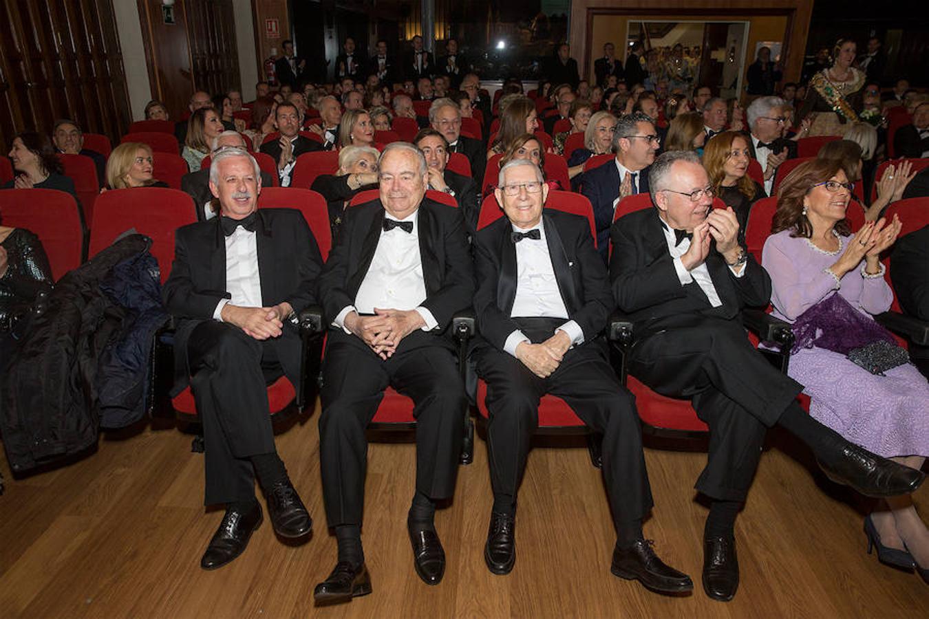 Convento Jerusalén-Matemático Marzal ha celebrado su 125 aniversario con una gala a través de la cual se ha hecho un repaso de la historia de la comisión. Al acto han acudido artistas falleros, falleras mayores e infantiles, así como miembros de la veterana comisión fallera.