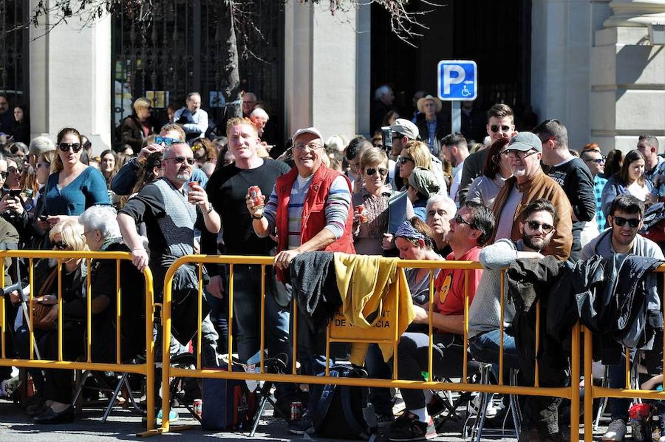 Fotos: Búscate en las mascletà del 7 de marzo