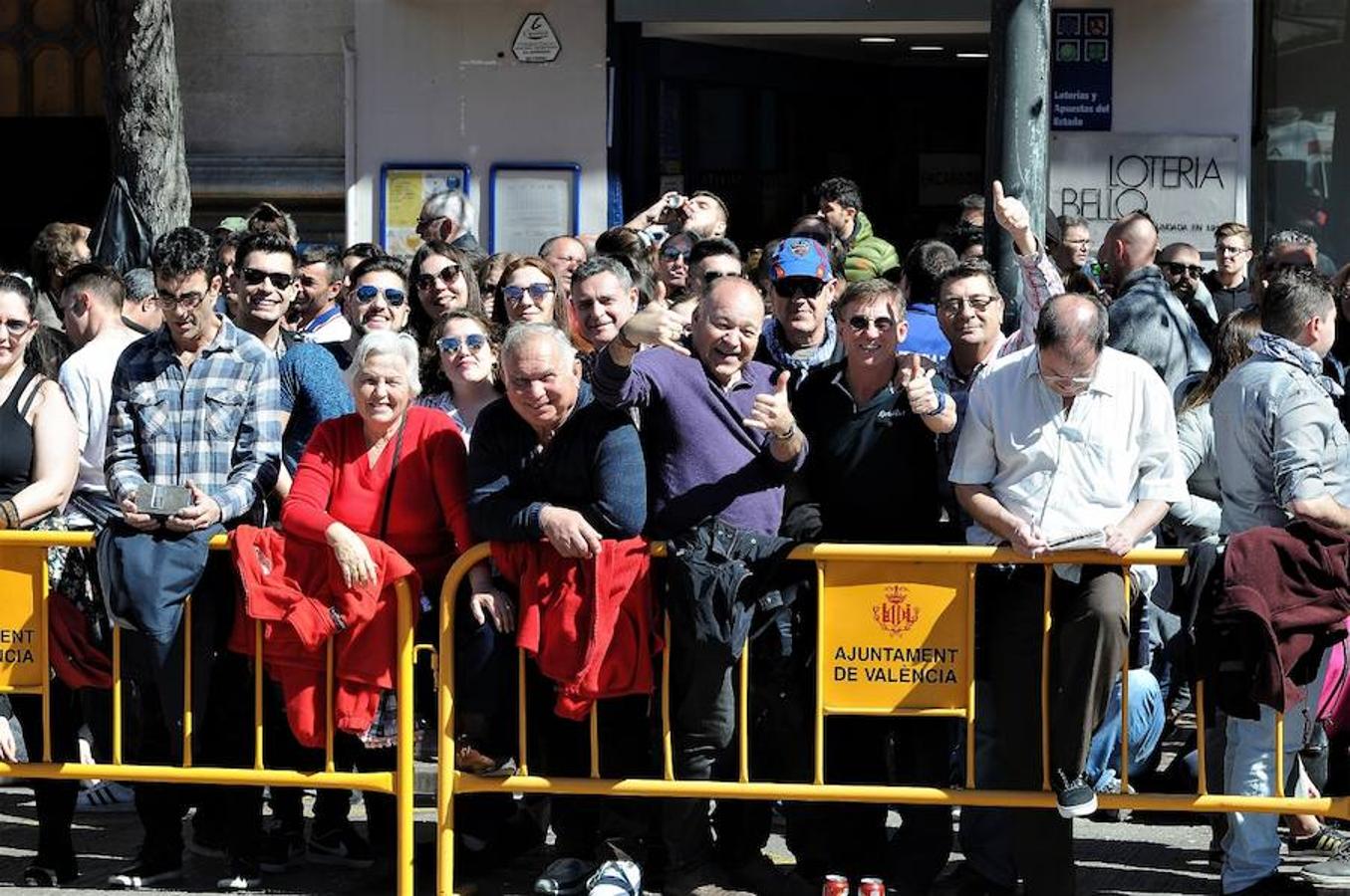 Fotos: Búscate en las mascletà del 7 de marzo
