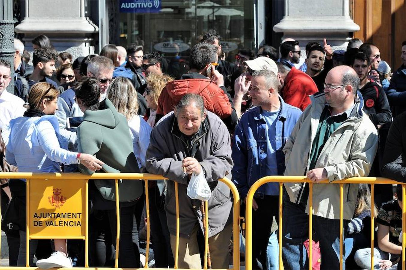 Fotos: Búscate en las mascletà del 7 de marzo