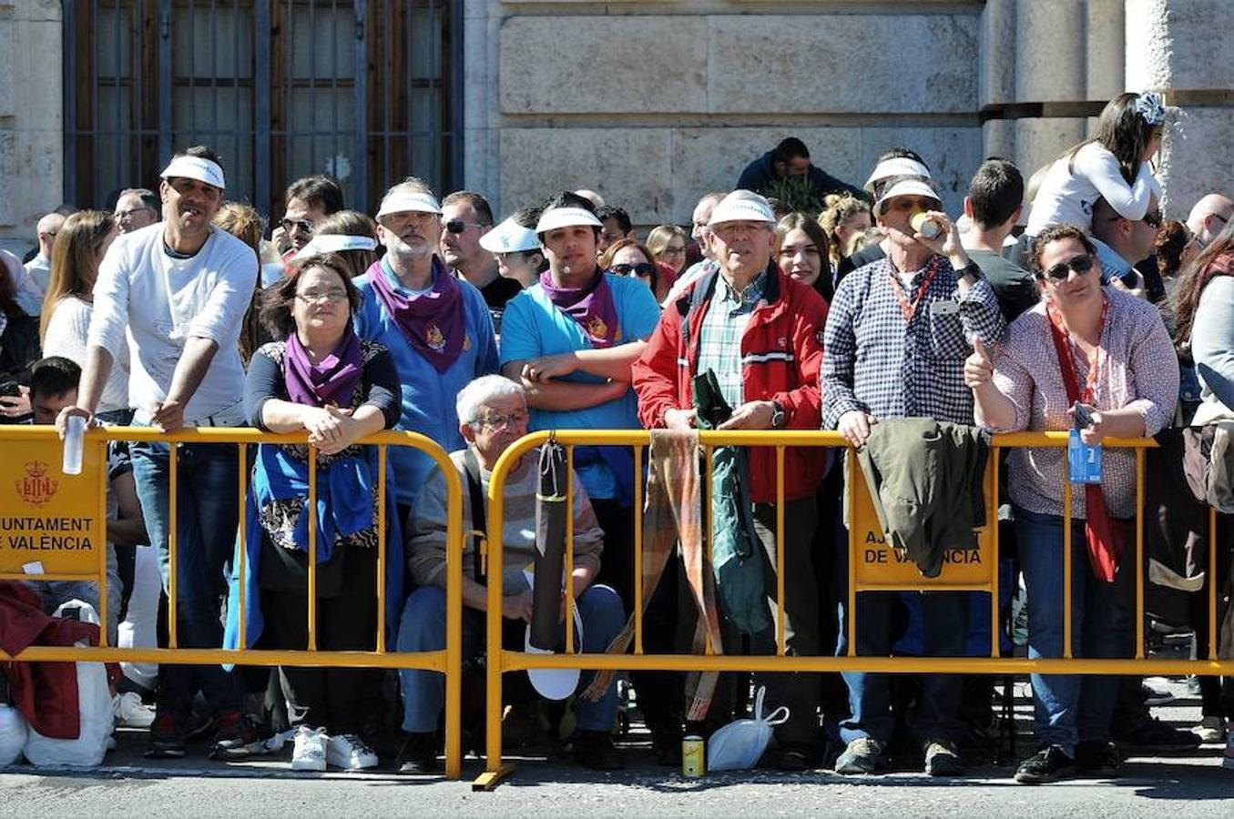 Fotos: Búscate en las mascletà del 7 de marzo