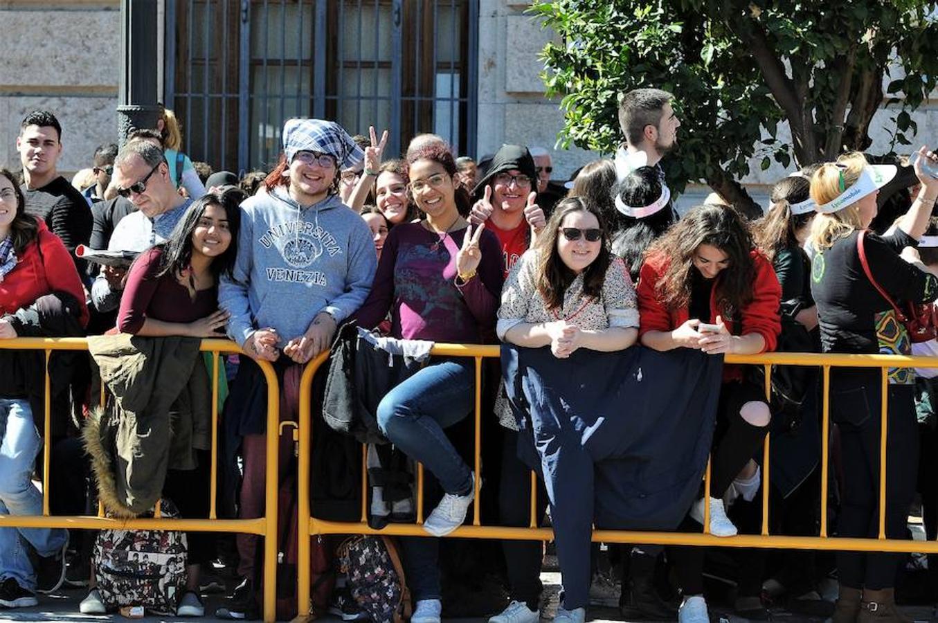 Fotos: Búscate en las mascletà del 7 de marzo
