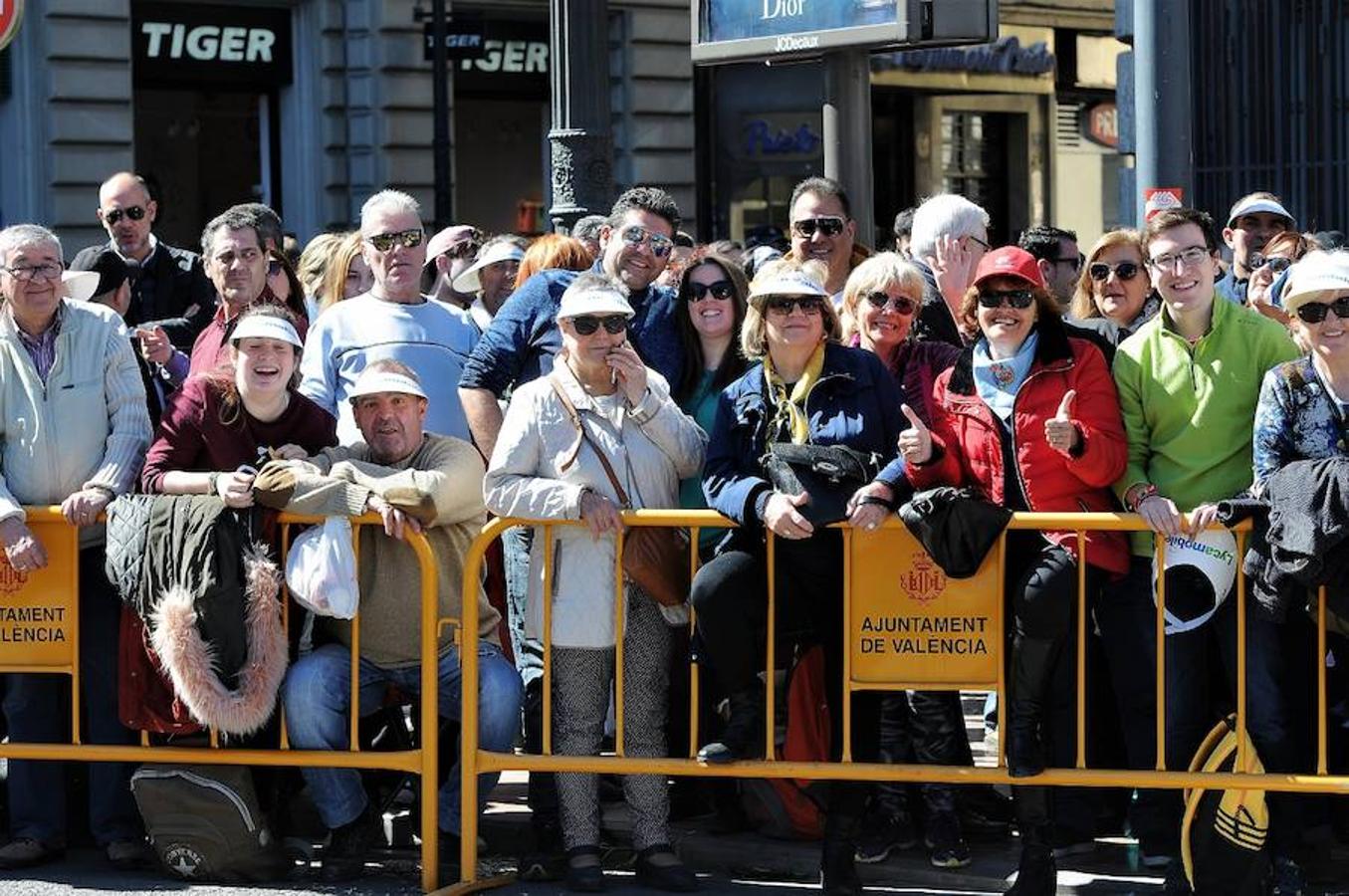 Fotos: Búscate en las mascletà del 7 de marzo