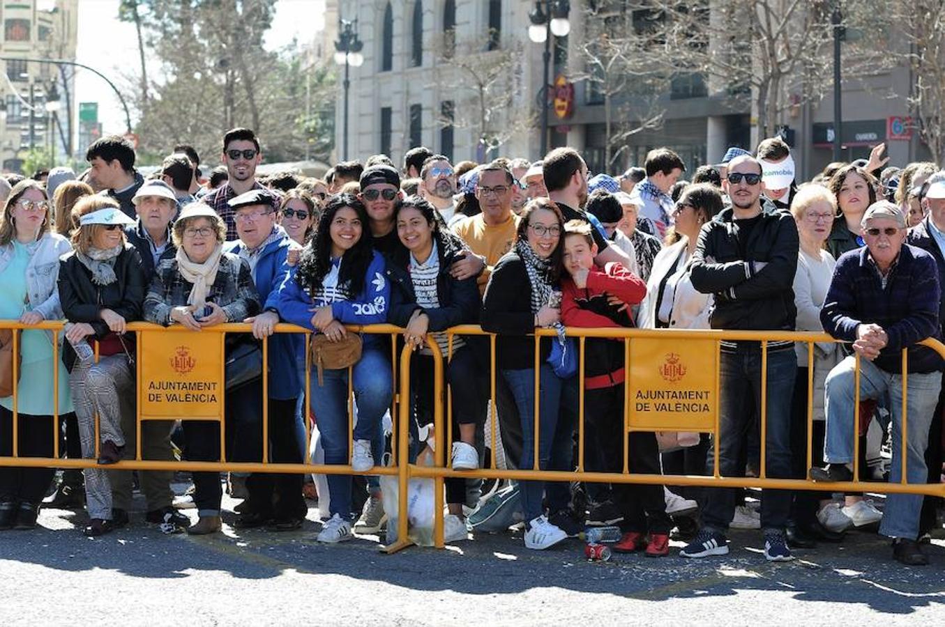 Fotos: Búscate en las mascletà del 7 de marzo