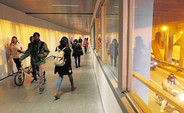 Paso interior del túnel de la Gran Vía, tras la reforma realizada.