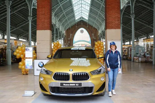 Personal de Bertolín con el nuevo BMW X2.
