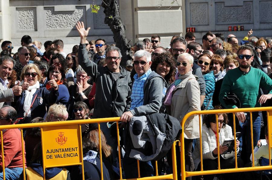 Fotos: Búscate en la mascletà del 11 de marzo