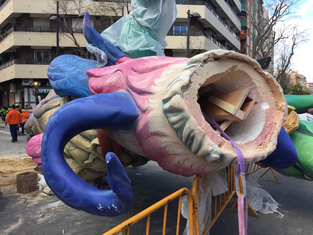 Fotos: Fotos de la caída de la falla de Joaquín Ballester en Valencia