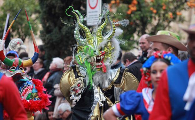 Un momento de la Cabalgata del Patrimonio de las Fallas 2018.