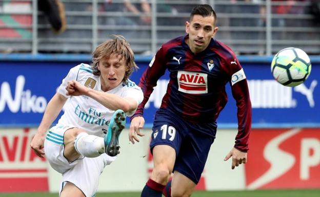 Modric, durante el partido frente al Eibar.