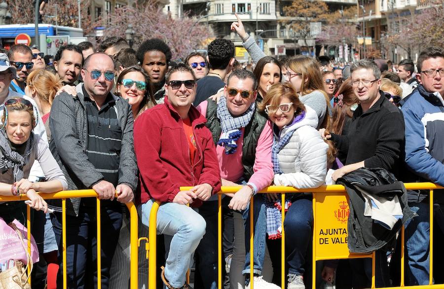 Fotos: Búscate en las mascletà del 13 de marzo a cargo de Pirotecnia Crespo de Alzira