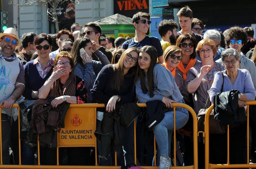 Fotos: Búscate en las mascletà del 13 de marzo a cargo de Pirotecnia Crespo de Alzira