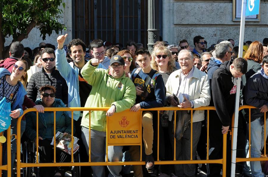 Fotos: Búscate en las mascletà del 13 de marzo a cargo de Pirotecnia Crespo de Alzira