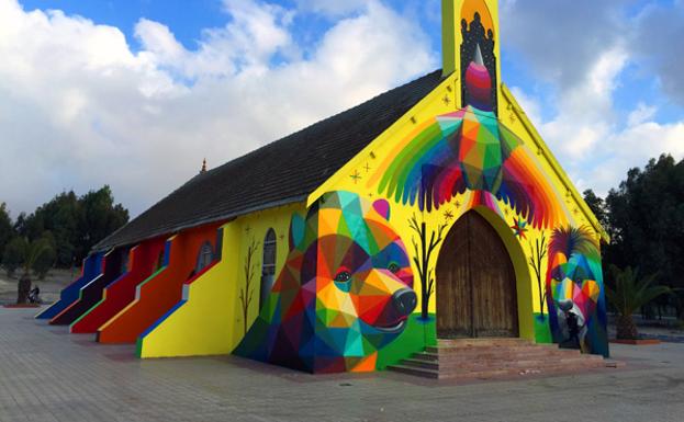 Imagen principal - Intervenciones en una iglesia de Youssoufia, Marruecos (11 Mirages of Freedom, 2016), Arcognano, Italia (Sperical Eyes, 2016) y Kiev, Ucrania (The World-Love is ours, 2015) 