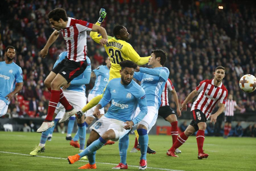 El cuadro bilbaíno sucumbió ante el Olympique de Marsella por 1-2 en San Mamés. Payet abrió el marcador de penalti y Ocampos remachó para los franceses. Williams recortó distancias y Aduriz fue expulsado por doble tarjeta amarilla.