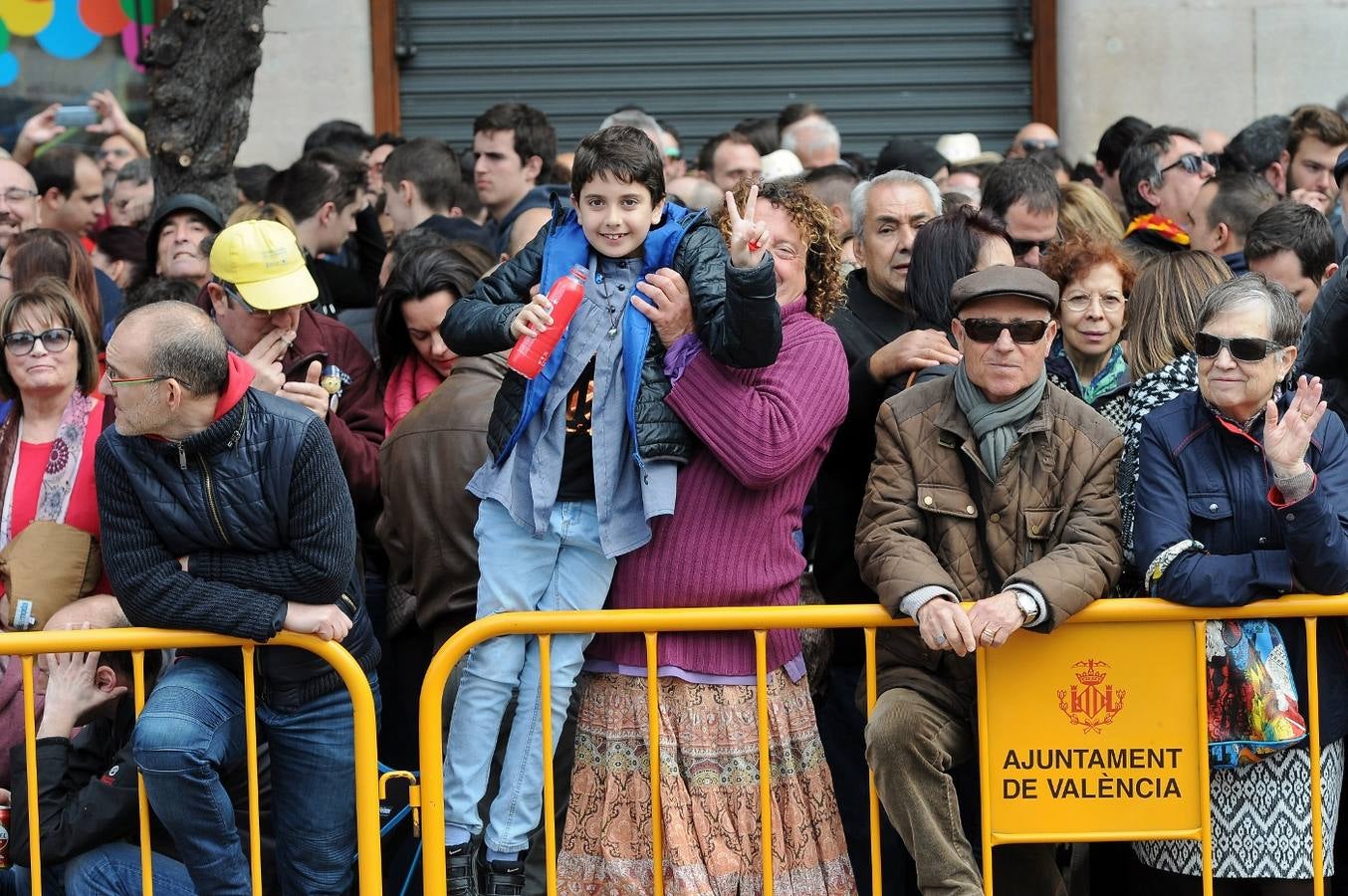 Fotos: Búscate en la mascletà del 15 de marzo de Ricardo Caballer (Ricasa)