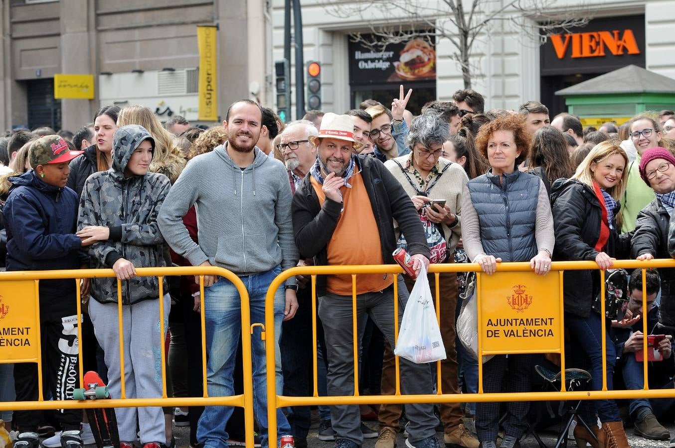 Fotos: Búscate en la mascletà del 15 de marzo de Ricardo Caballer (Ricasa)