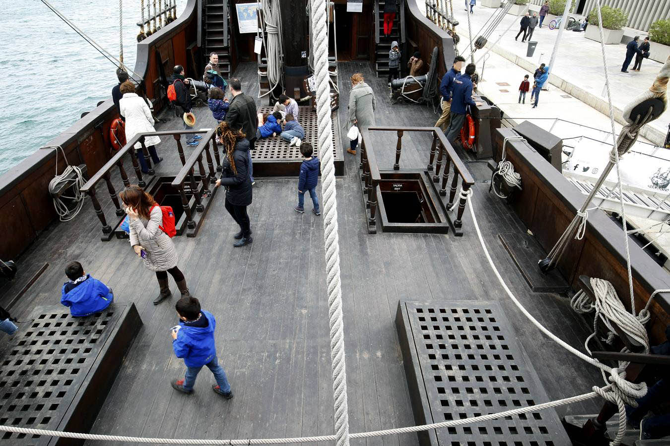 El Galeón Andalucía, atracado en el Veles e Vents-La Marina de Valencia, puede ser visitado los días 15 al 19 de marzo de 10 a 19 horas. La entrada es de seis euros por adulto y de tres para niños de entre 5 y 10 años.