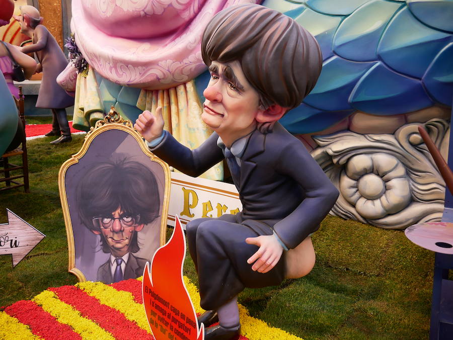 Carles Puigdemont en la Falla Plaza del Pilar. 