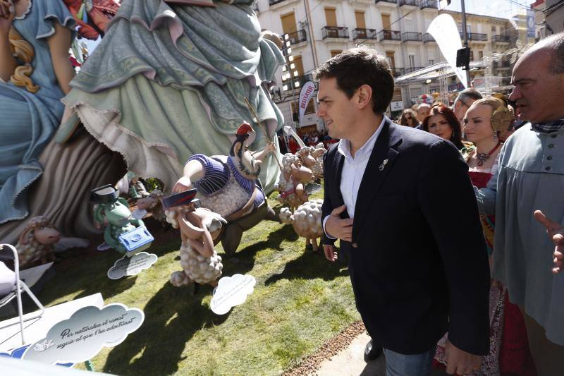 Fotos: Fotos de Albert Rivera en las Fallas de Valencia