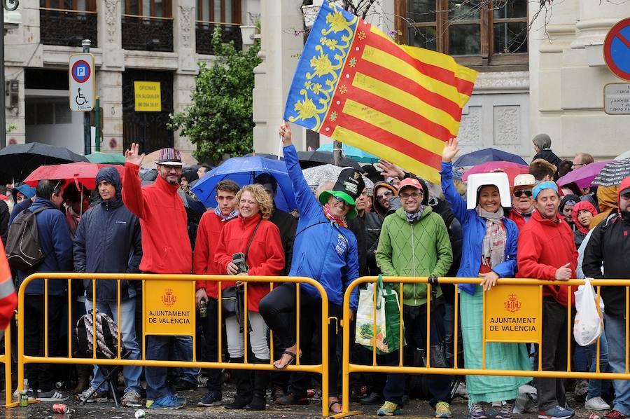 Fotos: Búscate en la mascletà de hoy