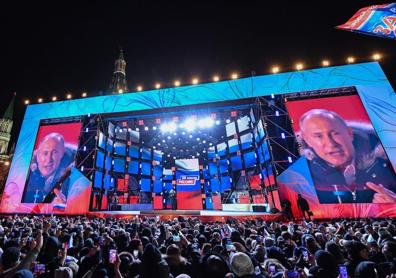 Imagen secundaria 1 - Los datos oficiales confirman la abrumadora victoria de Putin en las presidenciales