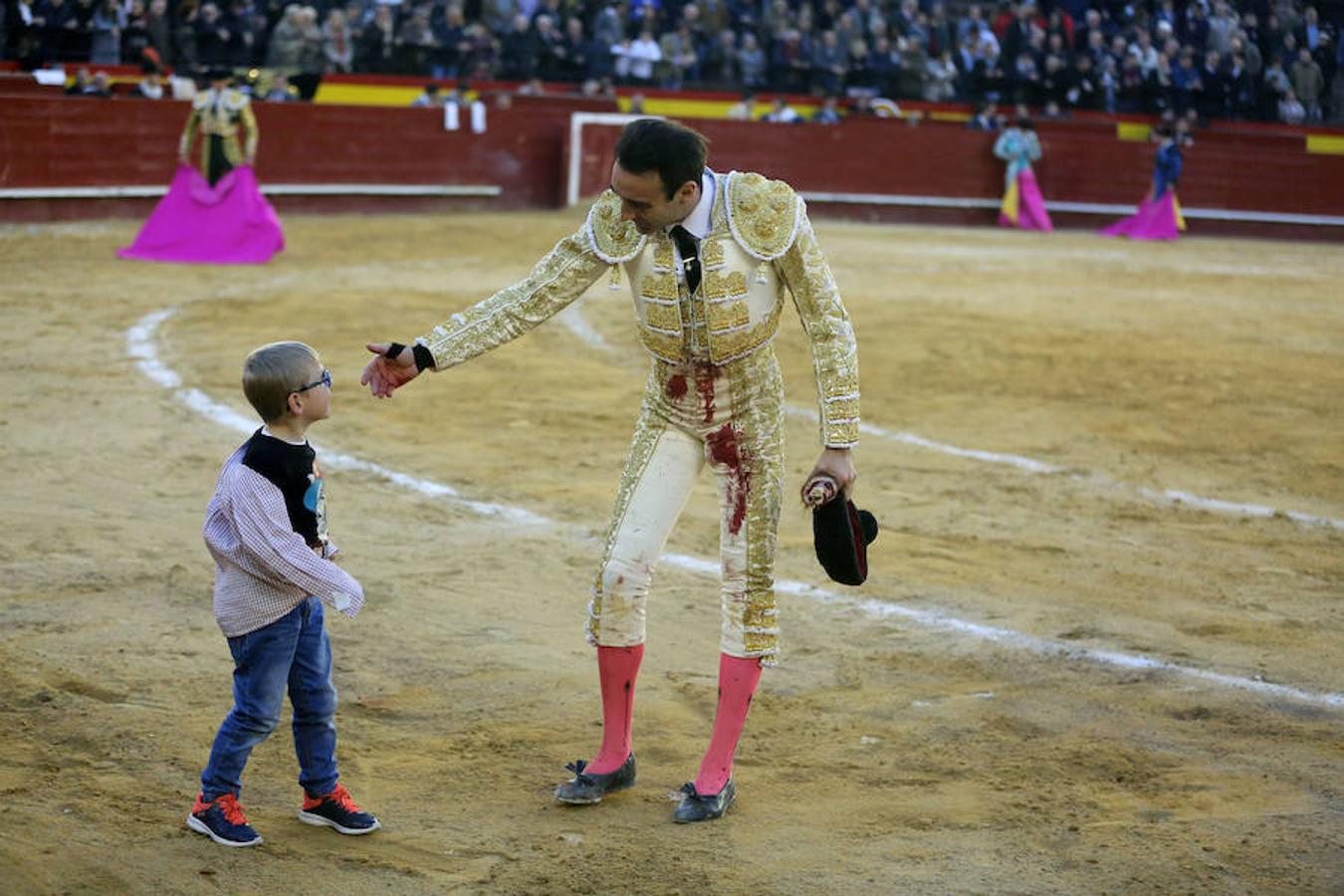 Fotos: Enrique Ponce y López Simón, salen a hombros de la plaza de Toros de Valencia en las Fallas 2018