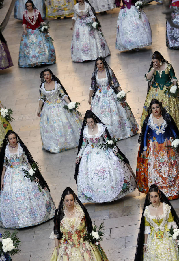 Fotos: Segundo día de la Ofrenda de flores a la Virgen de los Desamparados