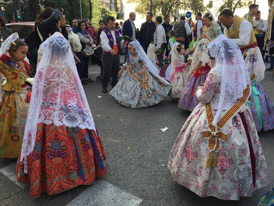 Fotos: Segundo día de la Ofrenda de flores a la Virgen de los Desamparados