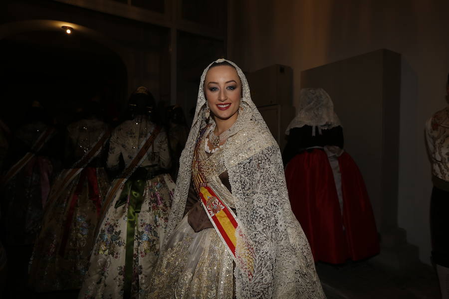 Fotos: Segundo día de la Ofrenda de flores a la Virgen de los Desamparados