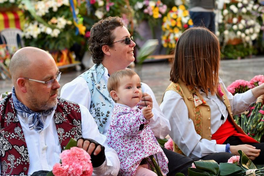 Fotos: Los rostros de la segunda jornada de la Ofrenda de flores a la Virgen de los Desamparados