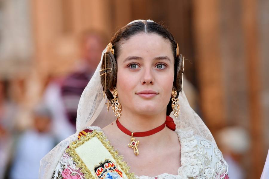 Fotos: Los rostros de la segunda jornada de la Ofrenda de flores a la Virgen de los Desamparados