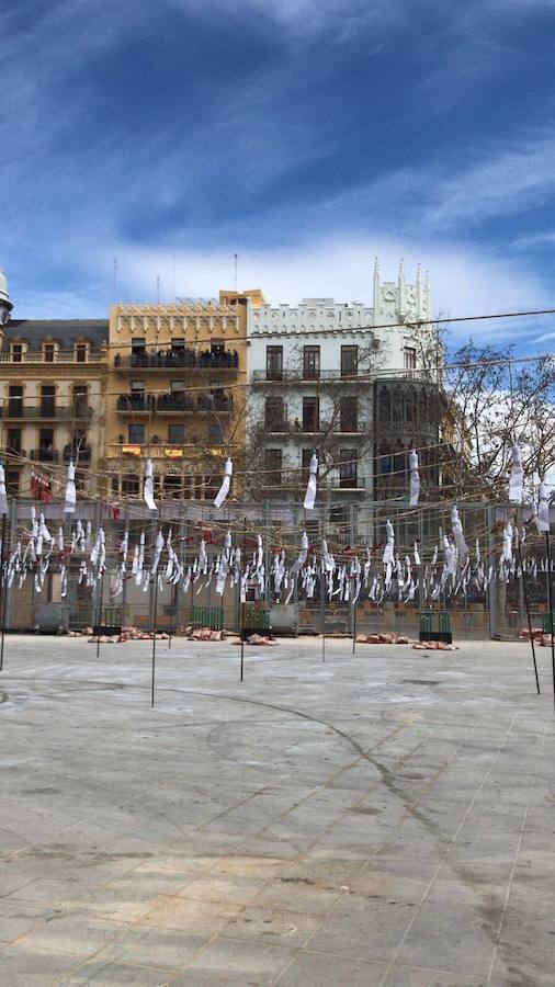 La pirotecnia de Burriana ofrece un disparo contundente e intenso marcado por el viento registrado en el centro de Valencia