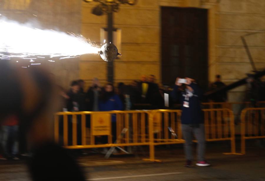 Fotos: Cremà de la falla infantil municipal de las Fallas 2018