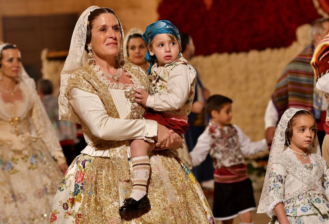 Fotos: Los rostros de la segunda jornada de la Ofrenda de flores a la Virgen de los Desamparados