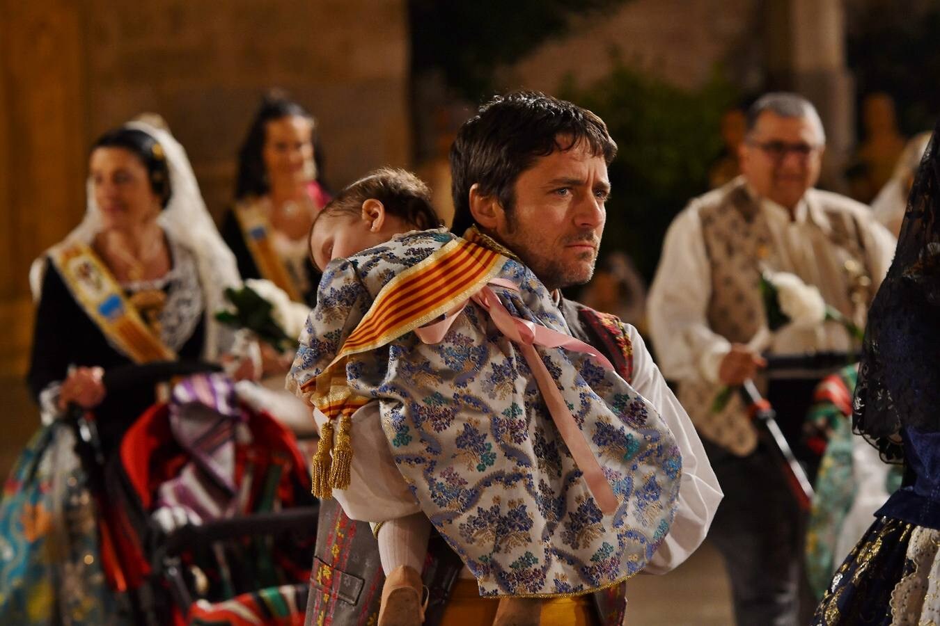 Fotos: Los rostros de la segunda jornada de la Ofrenda de flores a la Virgen de los Desamparados