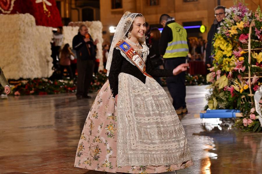 Fotos: Los rostros de la segunda jornada de la Ofrenda de flores a la Virgen de los Desamparados