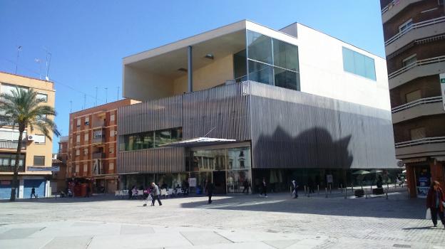 El edificio del Antic Mercat. 