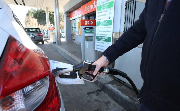 Gasolinera con régimen de autoservicio.