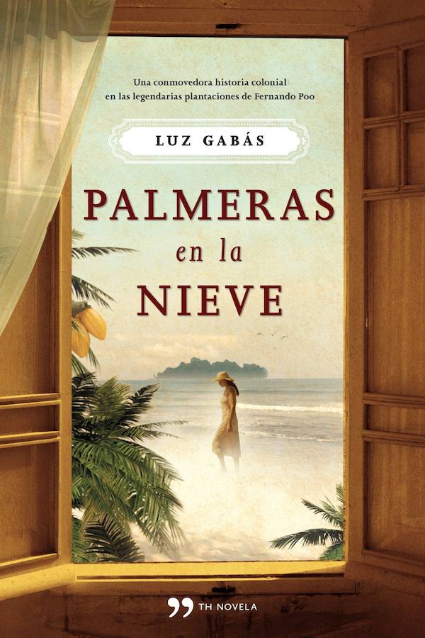 BOLSILLO | 'Palmeras en la nieve', por Luz Gabás. Es 1953 y Kilian abandona la nieve de la montaña oscense para iniciar junto a su hermano, Jacobo, el viaje de ida hacia una tierra desconocida, lejana y exótica, la isla de Fernando Poo. En las entrañas de este territorio exuberante y seductor, le espera su padre, un veterano de la finca Sampaka, el lugar donde se cultiva y tuesta uno de los mejores cacaos del mundo