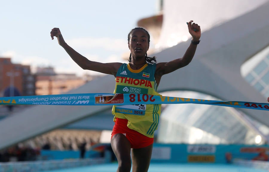 Fotos: Todas las fotos de la carrera Media maratón valencia 2018