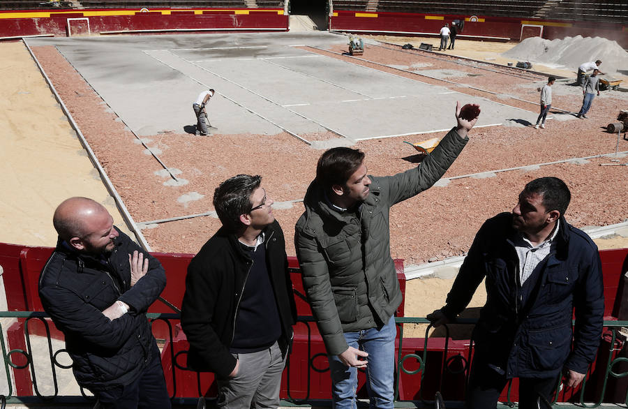 Fotos: Preparativos de la Plaza de Toros para la Copa Davis